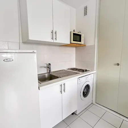 Apartment Calme & Lumineux Avec Parking, Proche