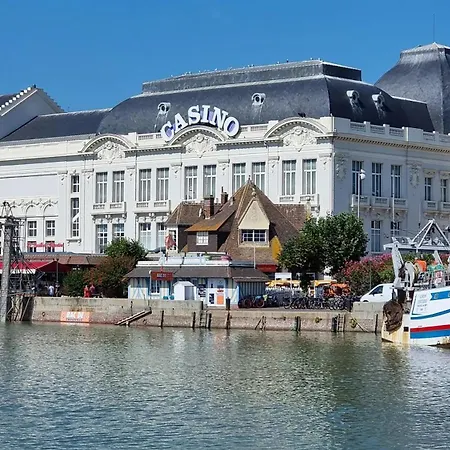 Calme & Lumineux Avec Parking, Proche * Tourgeville